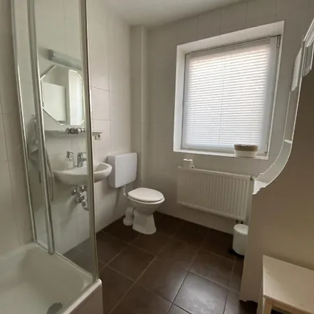 Garten, Sonnenterrasse Und Strandkorb Burg auf Fehmarn