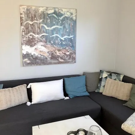 Ferienhaus Garten, Sonnenterrasse Und Strandkorb Burg auf Fehmarn